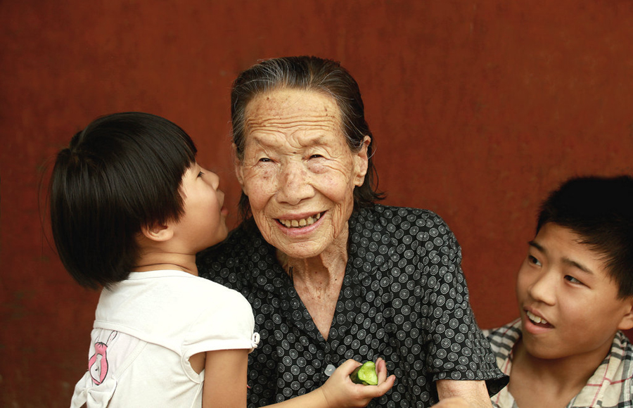 10ҸƪCԬ֥90qԬ֥1925Ch|1942ЇahͬδDȕ1943^ίίTԬ֥_hڝhձӵѲԬ֥CǵذڼSڵصɹرoЅˆT幫sˇ̿󚢺څ^ίίTĵصƽz