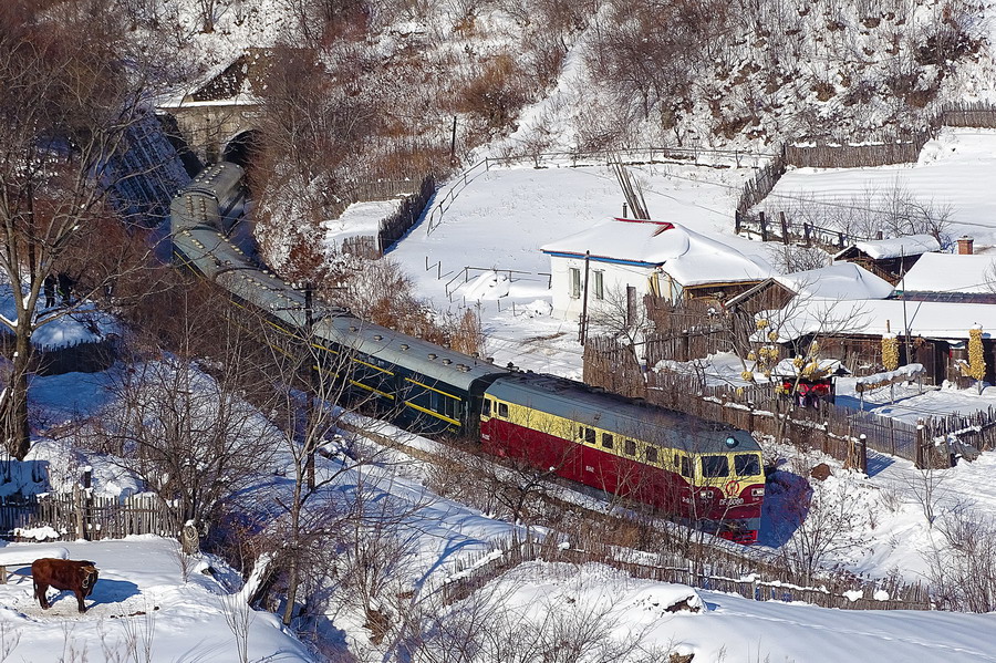 @ڡЇѩ塪ɎXĵѩǼʡRлɽT^͵ɽ|ɎXȻBļɫǶѩ}}ybع箋ɎXеصĔzӰ,B_۵ĔzӰҲ@LӰu顰P|ѩ塪ˮīɎX