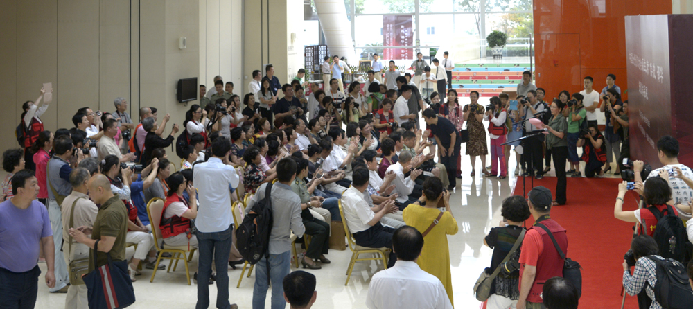 ЇŮzӰ҅fԭϯAzӰƷչ_ĻʽF               ǏzӰ