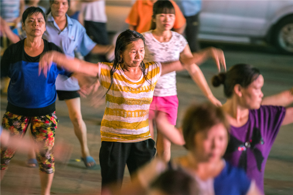 41.ҹĻR͕ȥСVVöͶѽ