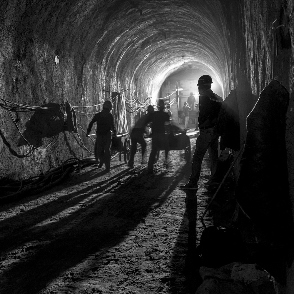 《建設中的石家莊地鐵》周西娟攝影作品