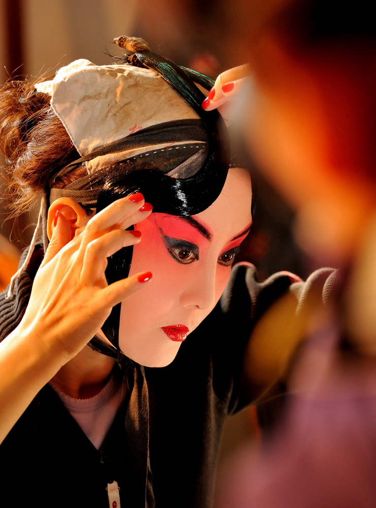 美哉《扮妝》 王燕攝影作品