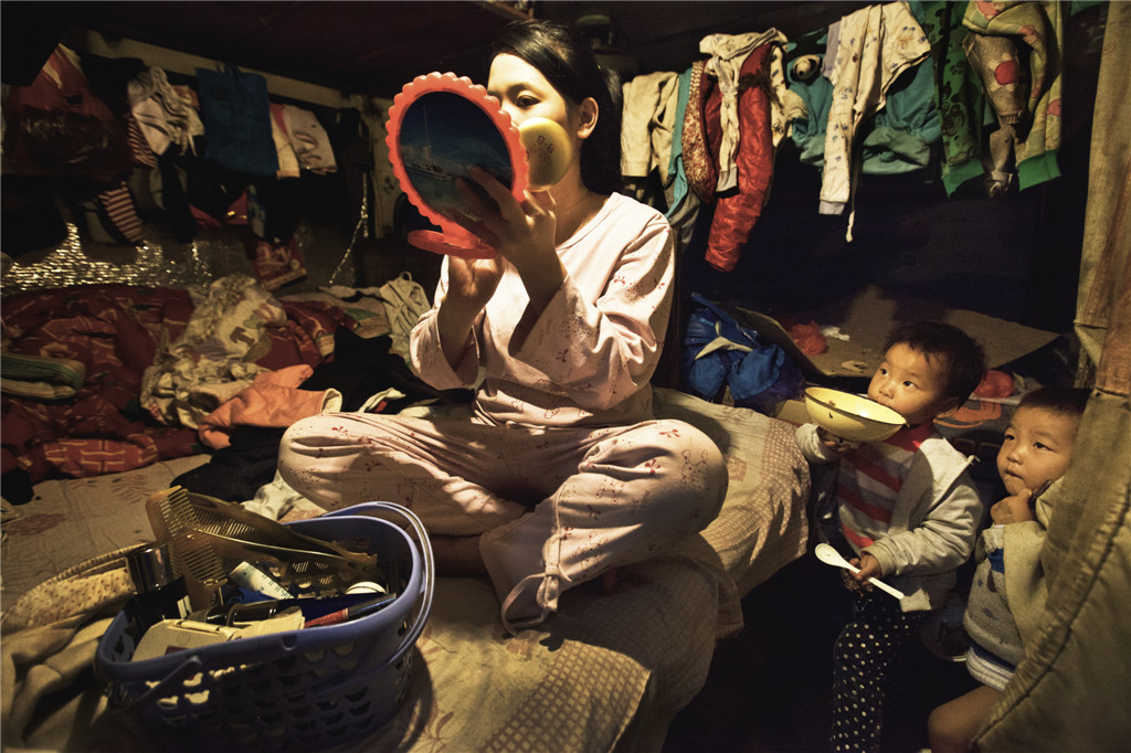 ߌЇŮzӰ҅fTƷչ܇ϵŮ