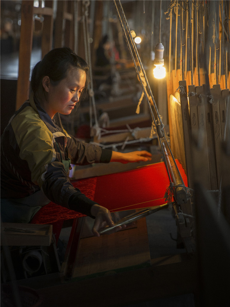 ߌЇŮzӰ҅fTƷչ\ǰ