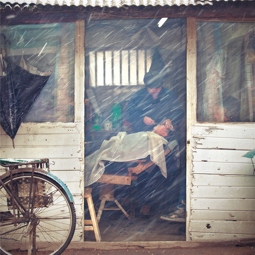 ߌЇŮzӰ҅fTƷչϽϵ