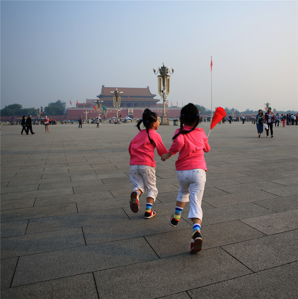 ߌЇŮzӰ҅fTƷչҐ۱찲T