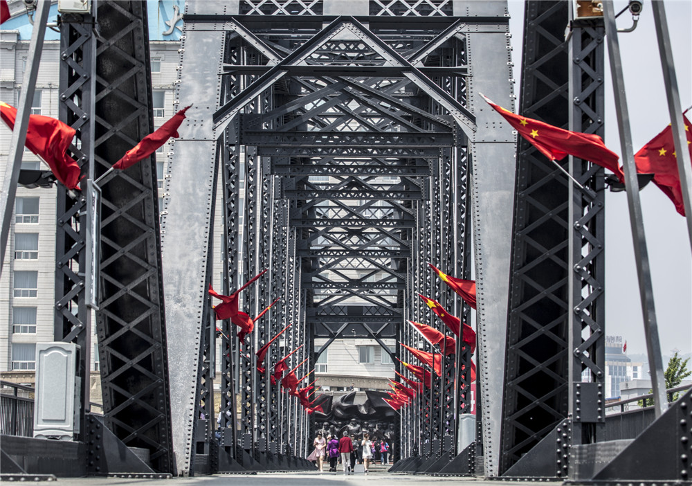 18ڑ𠎵ϴYһM|w˟osȻGҊCЇİvʷӛЇ־Ը܊ӢۘIEɞ鿹Ԯ𠎵ĚvʷҊC