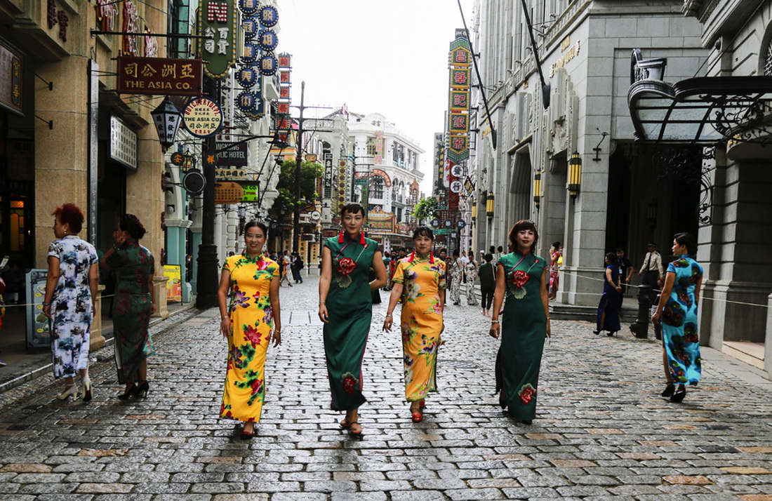 《旗袍麗影》楊亞娟作品