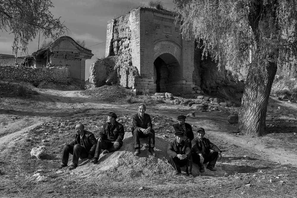 《古堡滄?！汾w占南專題作品