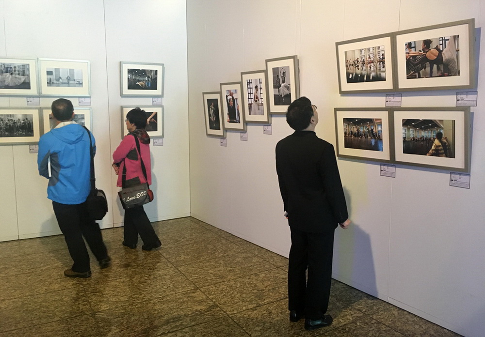 r ŮԡzӰƷչօչƷ