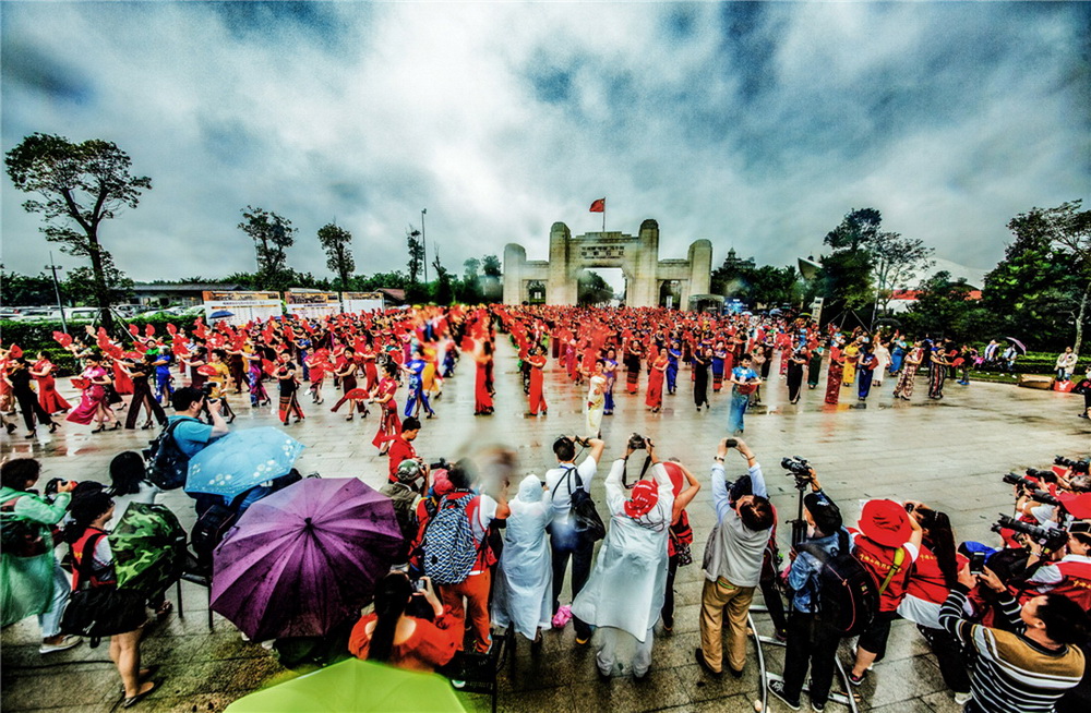 1.ŮzӰҾ۽ǧۼ衱zӰ