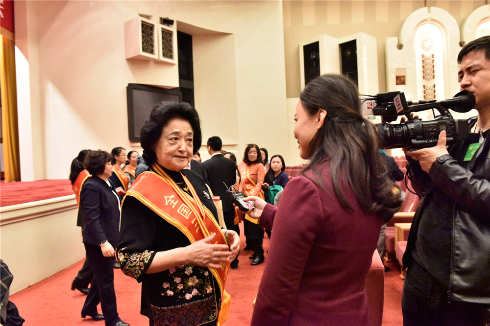 28.ȫ˼t֘˱CӽYýwĲL(zӰ)