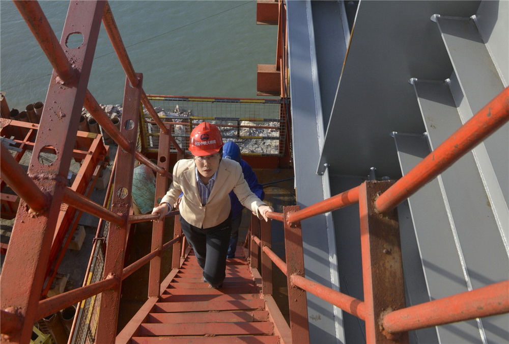 10.ϼͨĸ߸ߘ(PzӰ)