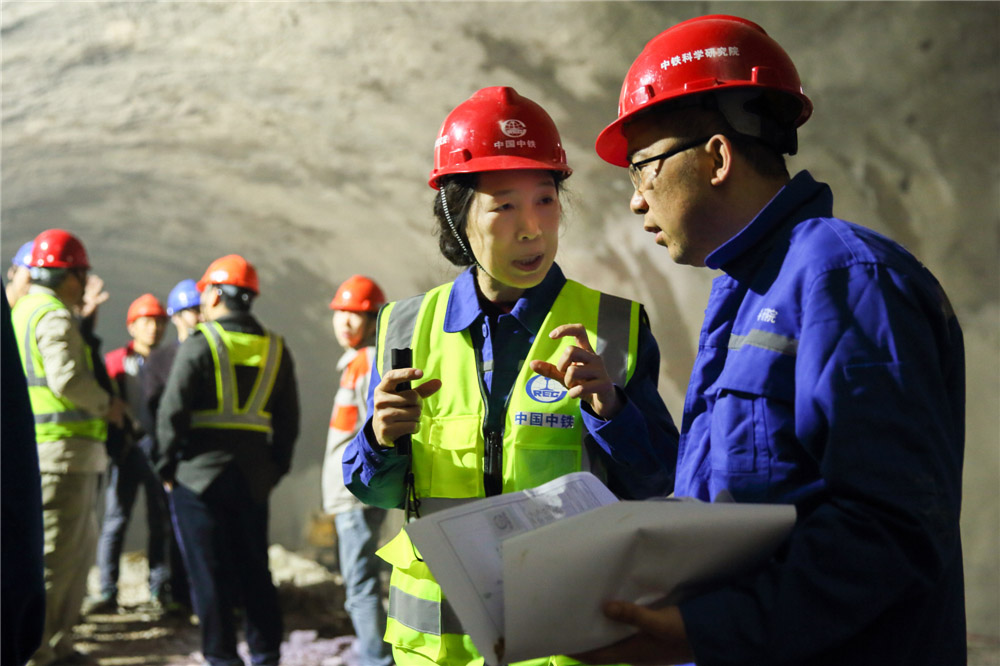 23.翴FRͣĕͬFOʩλˆTһ_չn}gĽӑ(RzӰ)