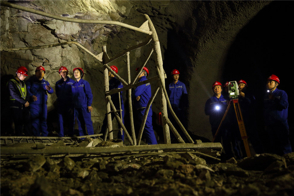 32.Ĕz^ָЩĬĬoڷۉmиĘıOy̎fՈoһЩR^@Щɐ۵Oy̎S@ЩoӢo҂ֻǱӰ(RzӰ)