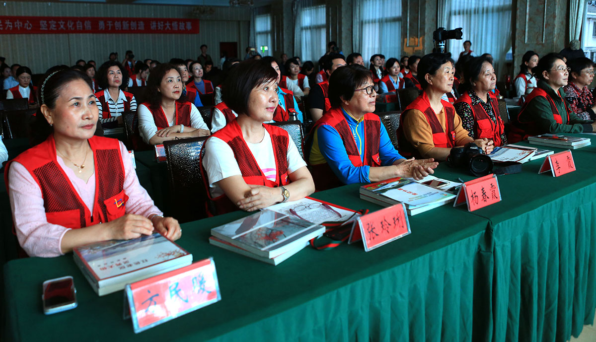 8.ЇŮzӰҡߺLυ^ĻMtɫ򡱌W؞ʮŴlԬF˔zӰ