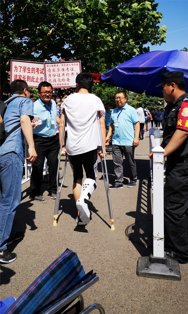 10.PЌWcһλH݆̓ӿԇM׿ zӰ