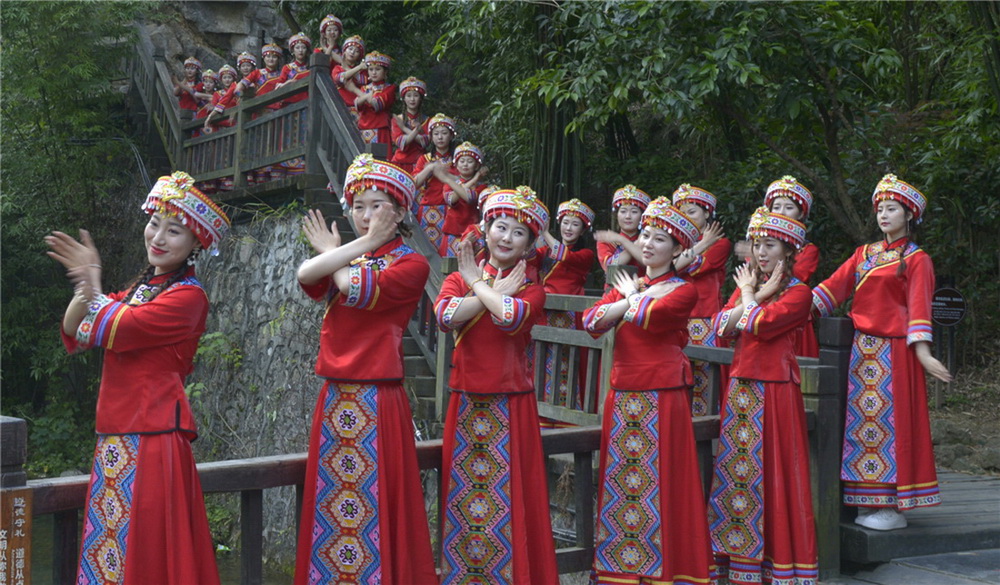 32.Ї{L鮋ߡLiveFunʹмҡһ{˼e