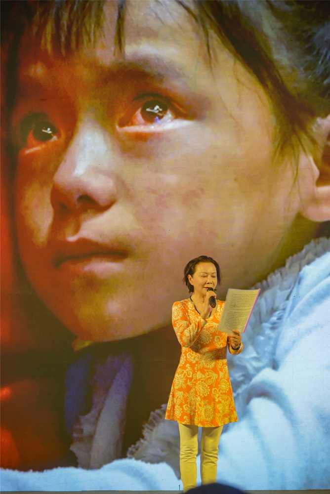 15.һ݆TڬFߵĸ˹Ǐ zӰ