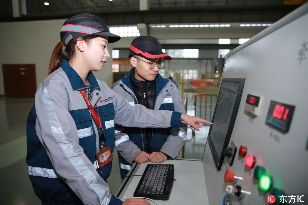 �޵��F����Ů���̎���4��