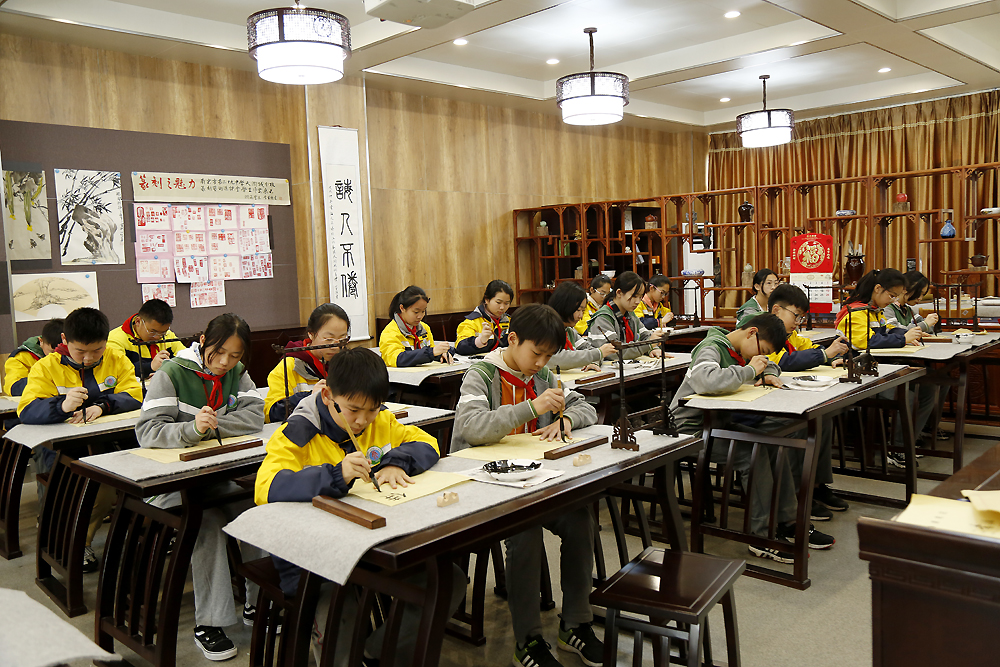 14.Kh򼯈FYϾеڶʮЌW읙ǷУnWRġ(܇÷zӰ)