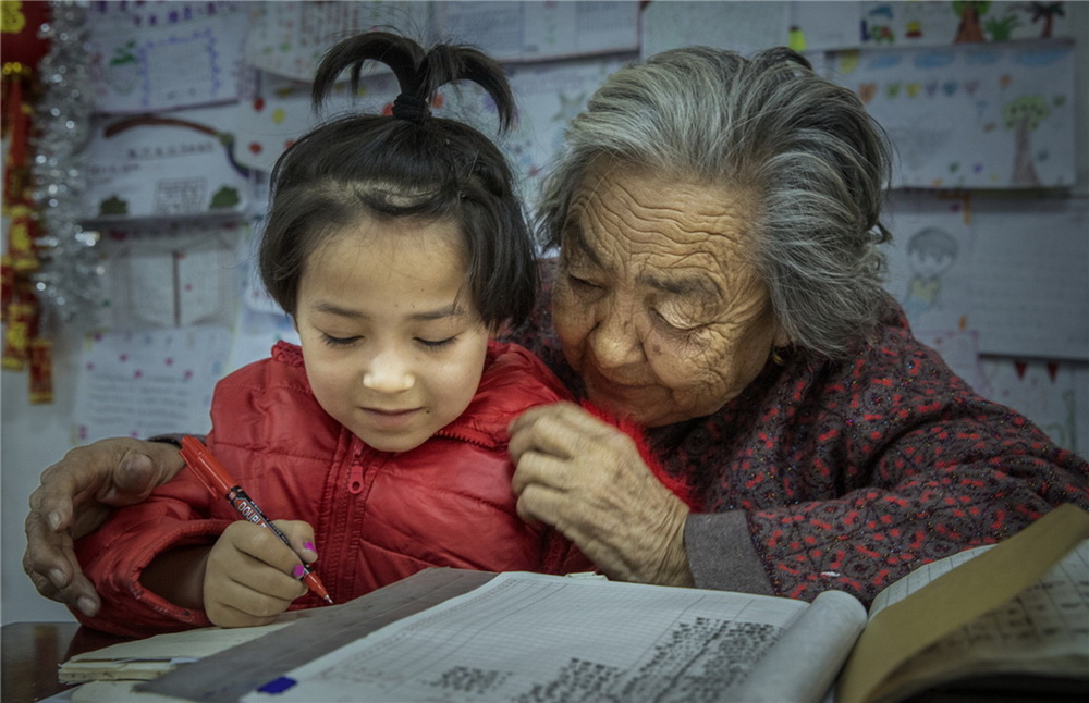 10.ɏһͨһͱ1992^ͨ5NZԵ򿴵ںӂo˿knáúxo^߅ӋMxйo2000mȻ벻߀ҪăӺϳеČOŮԼһvSĥyͲĵsһ˺ӂ`DɏְoСǁ z