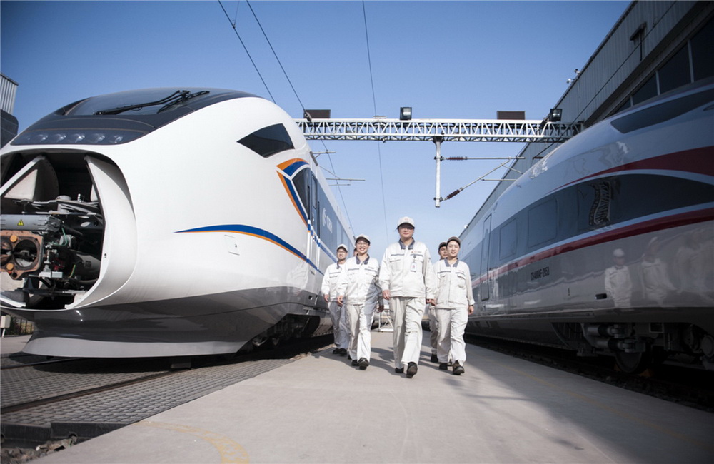 18.Ӣ܇uķC܇܇vɷ޹˾̎҇FbИIΨһŮ̎Ⱥ˾֪Raĕr300-350܇MOӋЕr200-250LM܇܇MаlĵȹǸFEеġӲˡŮDӢļgFȻ z