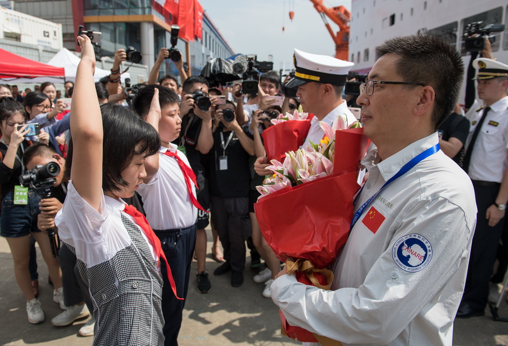 10��13�����W���ڴa�^ӭ�ӵ��_�����߿�̫�Ӟ��]݆ĸ�۵ĘO�ؿƌW�����Ʊ�����ѩ��2��̖��