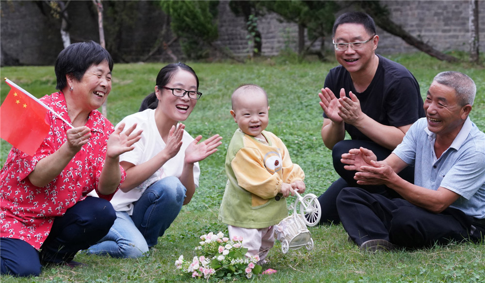 ЦĘʯZ(СWM) DƬfְ̰֋Һ͵ܹܵ乫@ϢĕrҞȫҚgЦƬ