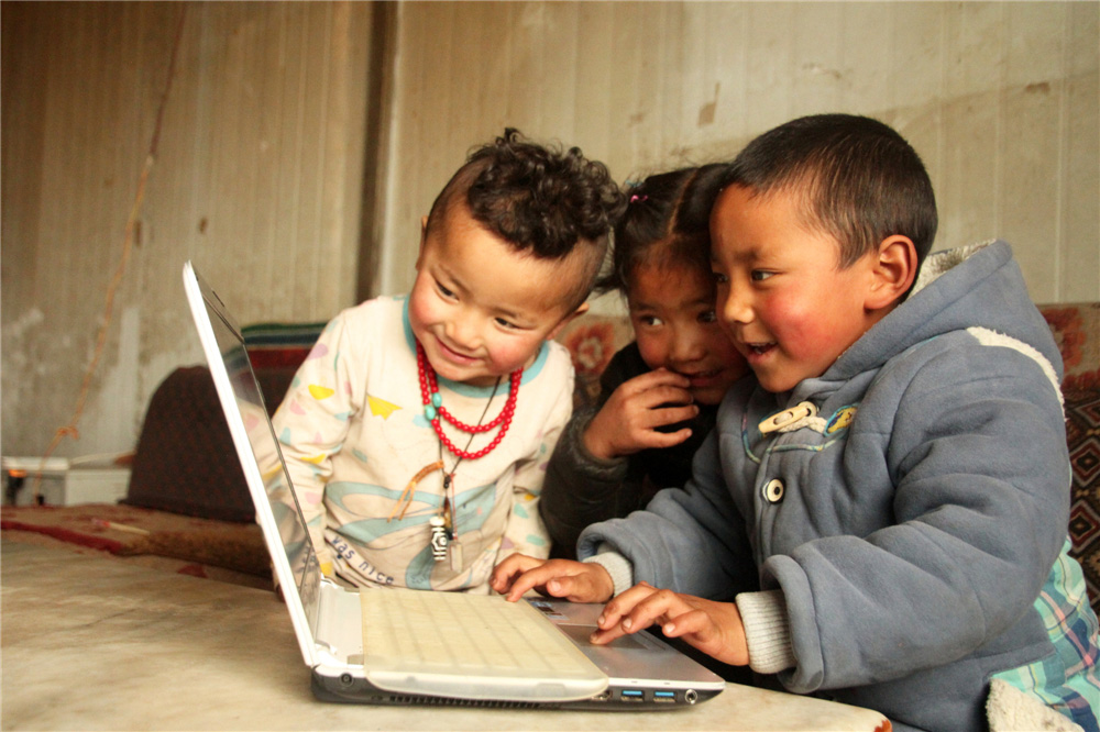 ؼނ(нM) DƬf҂sh̎4000ϸߺɽ^R^СӼҵĺһҊPӛX҂@ɽһ˾WjނdćXǰӮƬ