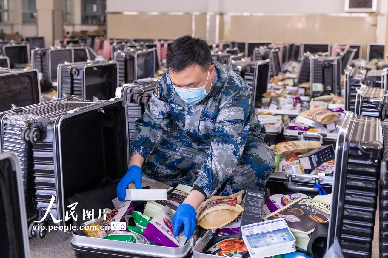 �ٱ����ڷ��b��Ʒ��