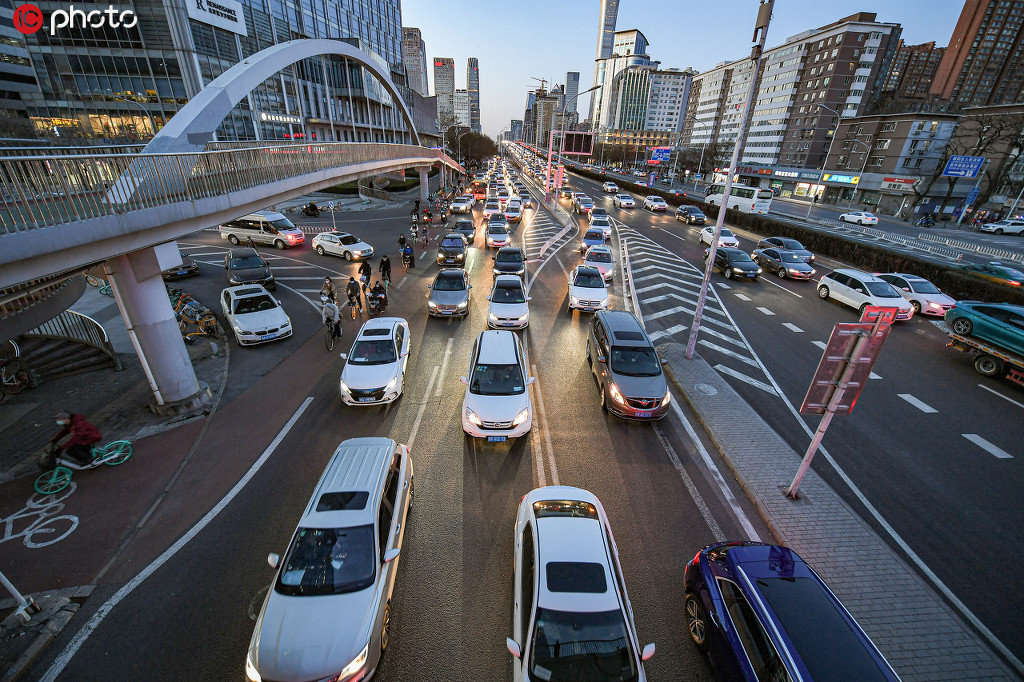 3月10日，北京晚高峰車流量有所回升，國貿橋、學院路等地堵車明顯。