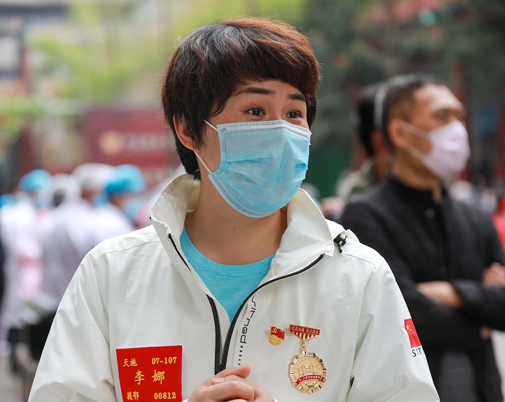 324̵ġʹЇŮzӰ҅f z