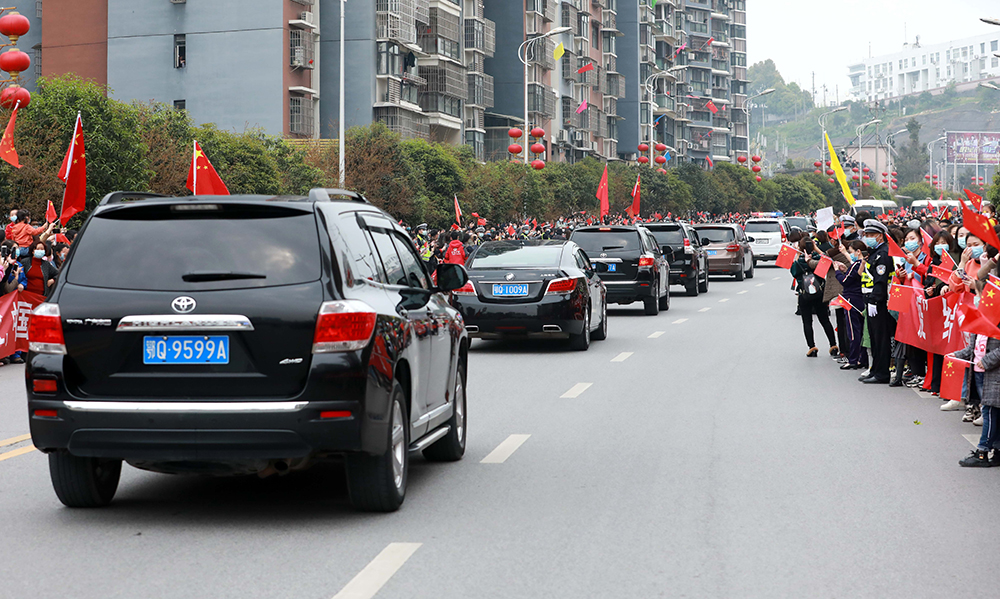 324ʩAgЇŮzӰ҅f  z