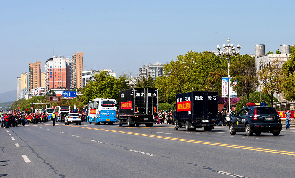 320Kʡ֧ԮSʯt꠷ЇŮzӰ҅f   z