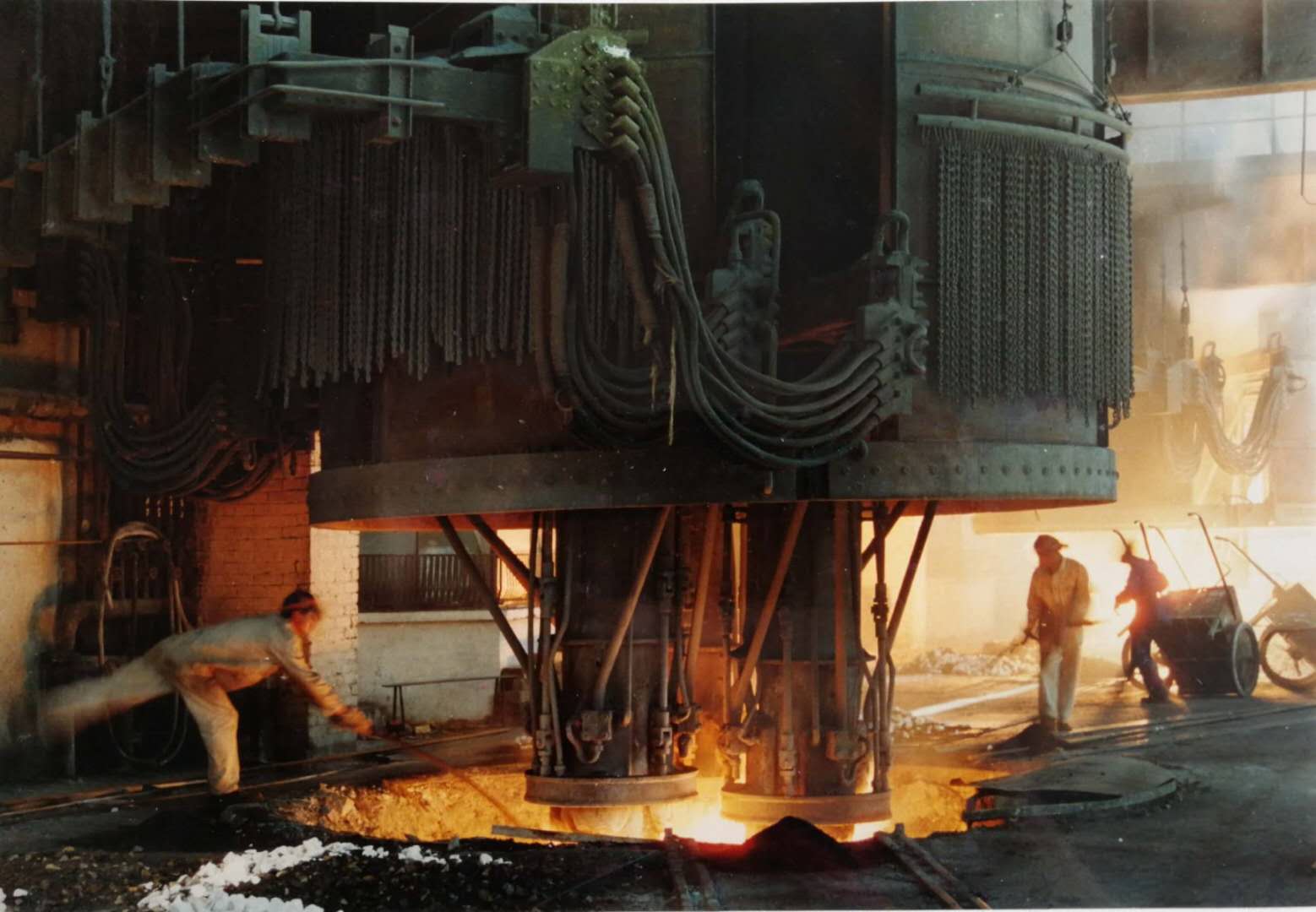 13.ڡ@1984ϺұzӰչ[һȪ