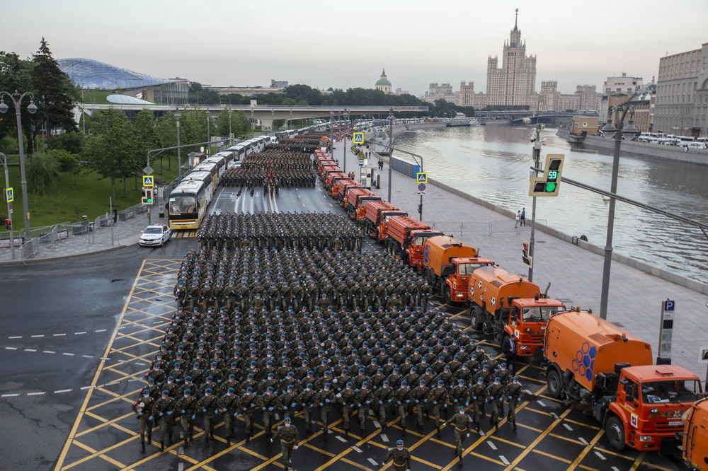 6��18������������ڶ��_˹�׶�Ī˹�ƅ���醱�ʽ������