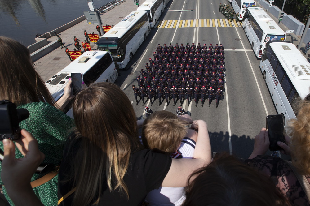 6��20�����ڶ��_˹�׶�Ī˹�����˂��^��醱�ʽ���������A��l�����vɽ��z��