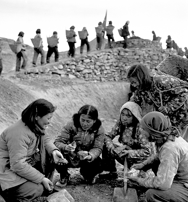 1958Ļ΅^RmhSMVh֧ӛLӢ()ʹp݆pfҲFϵŮӢIh܊FǰںMͻ֕ҹؿDLӢcSM縱LsA(һ)оVʯ