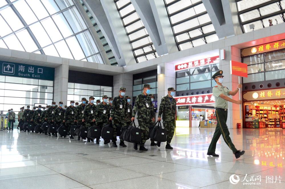 9��10�����侯��һ�C�ӿ���v���ĳ֧������±����S�����T�߳�܇վ��