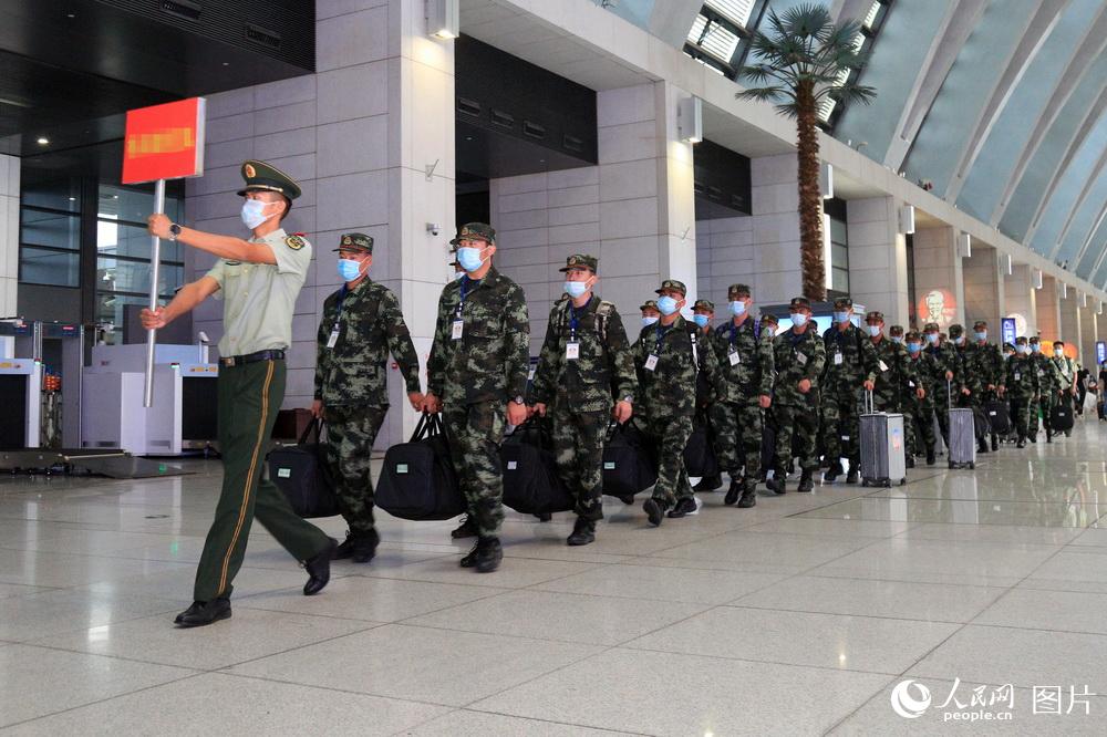 9��10�����侯��һ�C�ӿ���v���ĳ֧������±����S�����T�߳�܇վ��