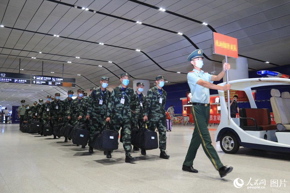 9��10�����侯��һ�C�ӿ���v���ĳ֧������±����S�����T�߳�܇վ��