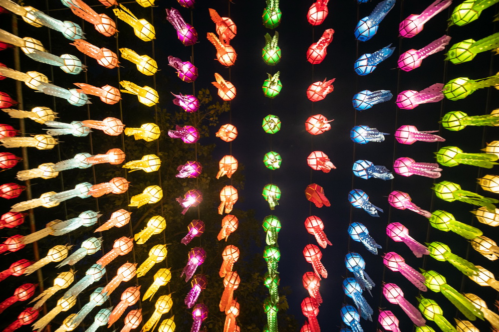 �@��11��1����̩���ϱ��������������Ĕz�ĸ�ɫ���\��