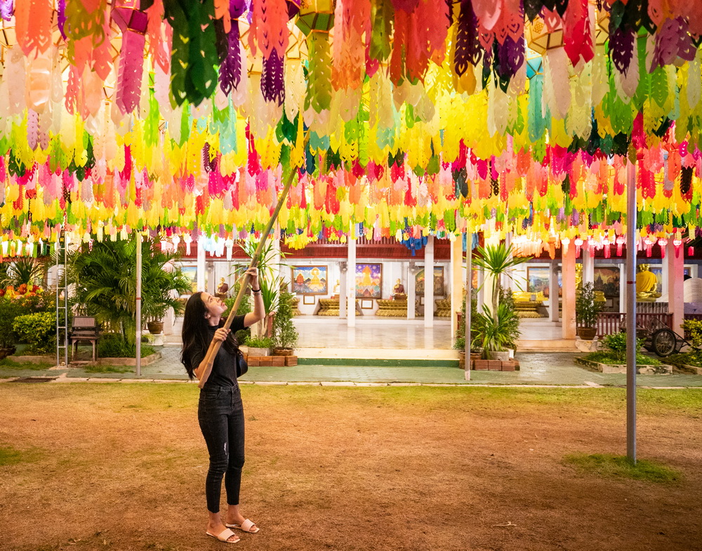 11��1����һ��Ů����̩���ϱ������������µğ����ό���������ףԸ�ğ��\������