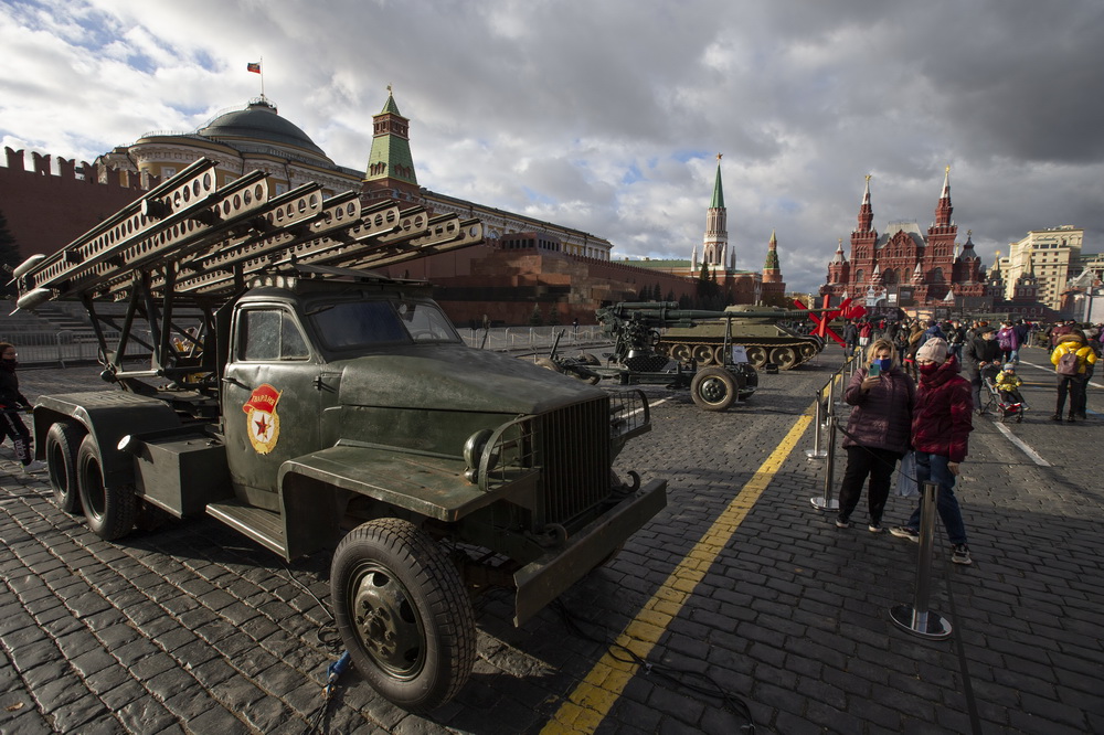 11��7�����ڶ��_˹�׶�Ī˹�����˂��ڼt�����^�Լo��1941���K�t��醱�ʽ�����}��¶��չ�[�����A��l�����vɽ��z��