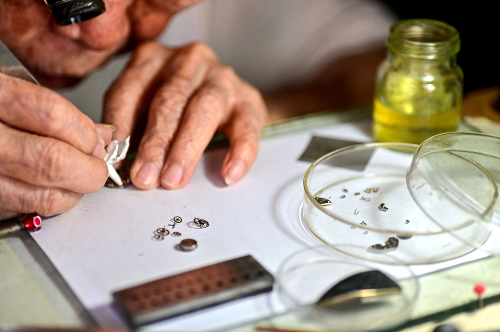  12��5�������R������ѩ�mݭ�ݰ����������������f�A�ھS���ֱ���