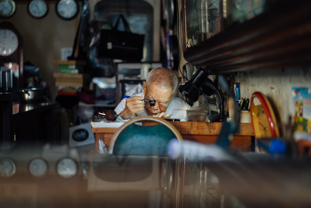 12��5�������R������ѩ�mݭ�ݰ����������������f�A�ھS���ֱ���