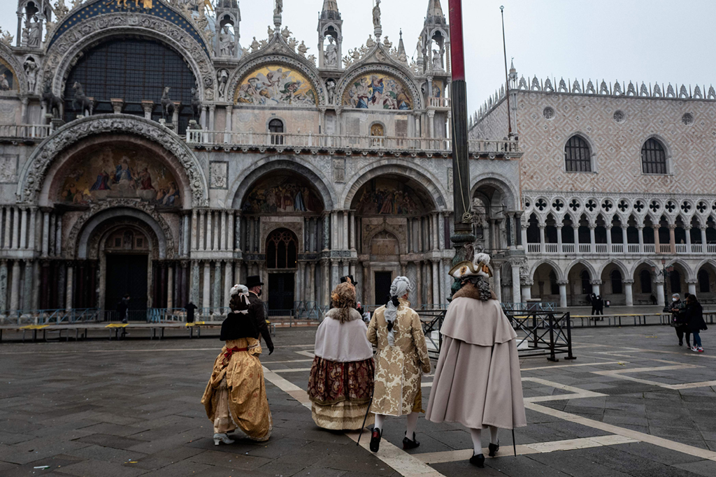 2��6������������������g�����b���^���������˹ʥ�R�ɏV����