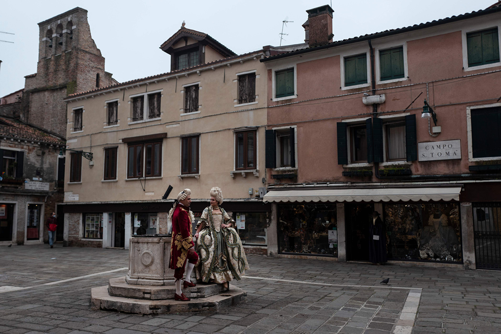 2��6����һ����Ů������g�����b�����������˹������