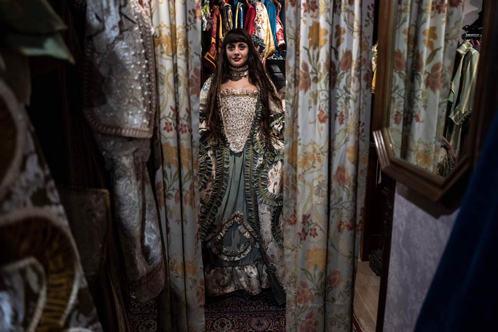 2��6����һ��Ů�������������˹���̵���ԇ����g�����b��